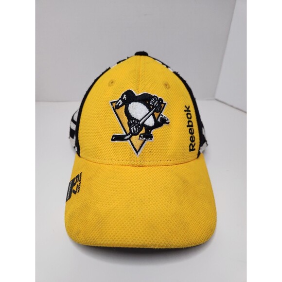 Pittsburgh Penguins Hat Cap Fitted NHL Hockey Yellow Black Logo Reebok - Picture 1 of 5